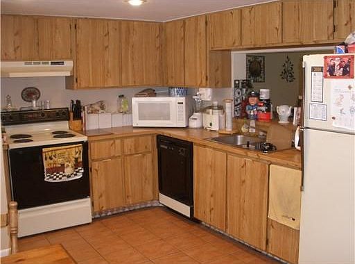 4th image of 9447 NW 42nd St