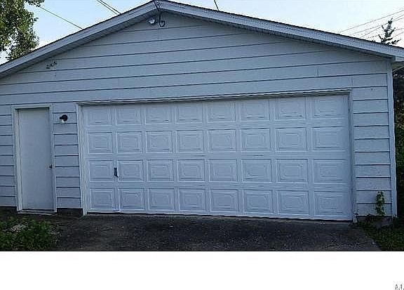3rd image of 9514 Minerva Ave