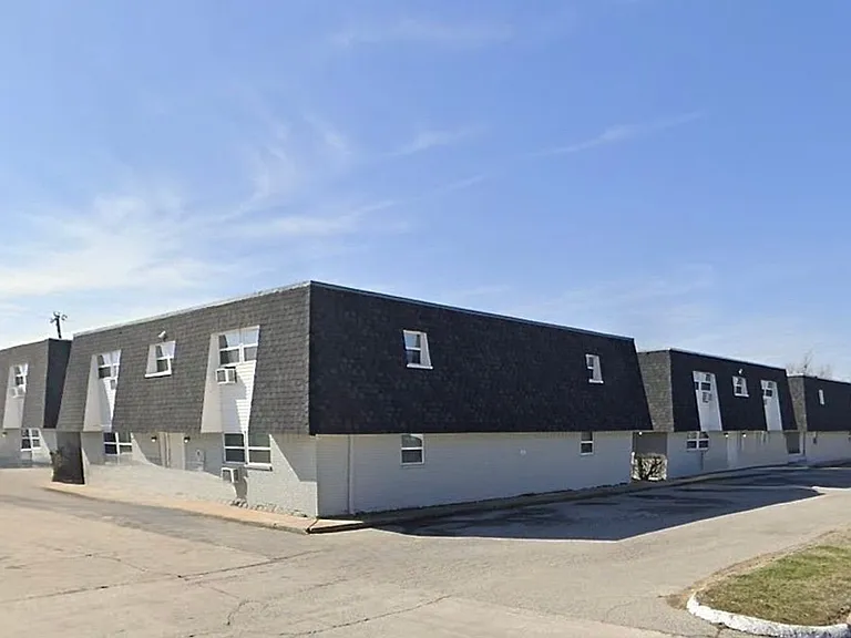Greenswest Apartments — Photo 12