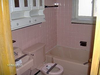4th image of 22420 Raymond Ct