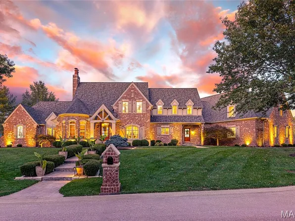 42 Windcastle Pl, Saint Charles, MO 63304
