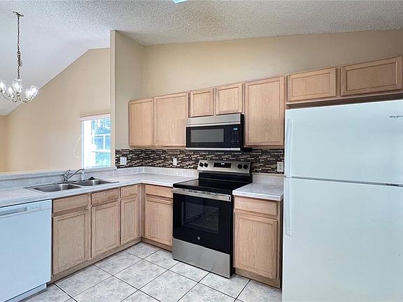4th image of 1547 Oak Hill Trl