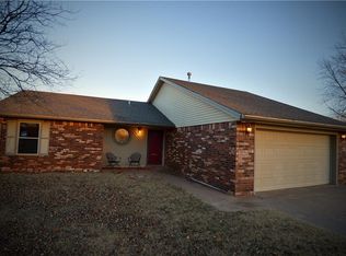 202 Sycamore Ave, Elk City, OK 73644