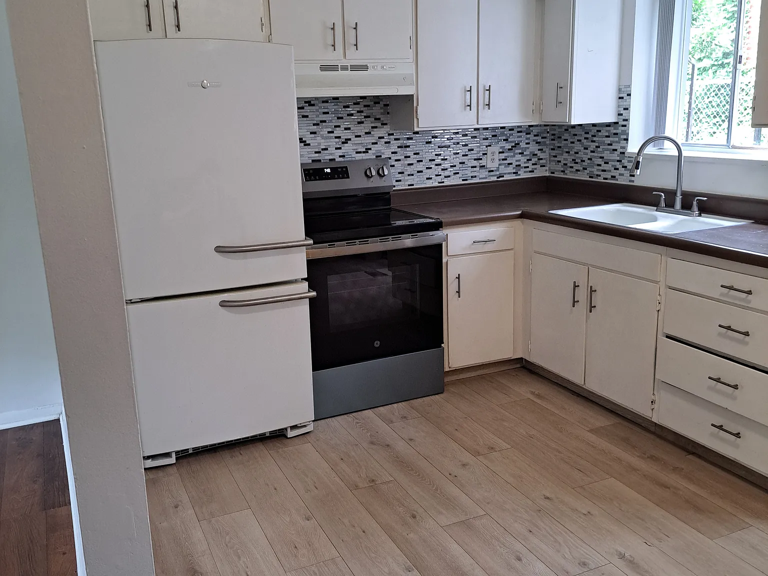 2 bed, 900 sqft, $1,500 — Photo 3
