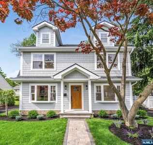 67 Moore Ave, Waldwick, NJ, 07463