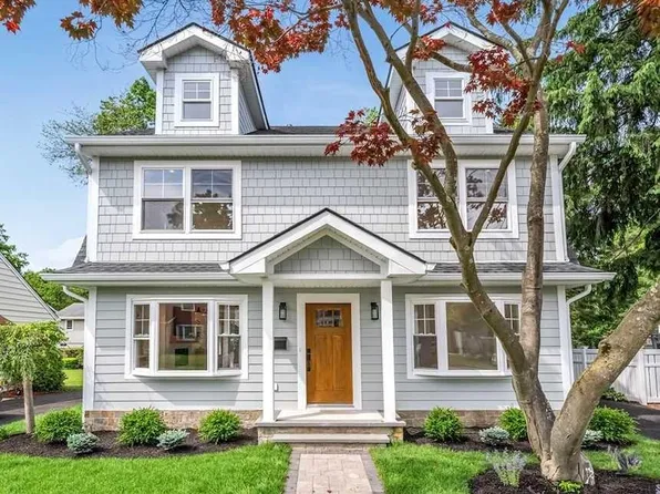 67 Moore Ave, Waldwick, NJ 07463