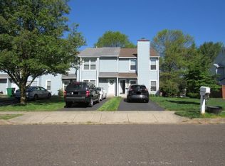 14 Bark Hollow Ln, Horsham, PA 19044