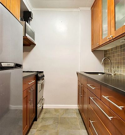 2nd image of 415 E 85th St APT 9A