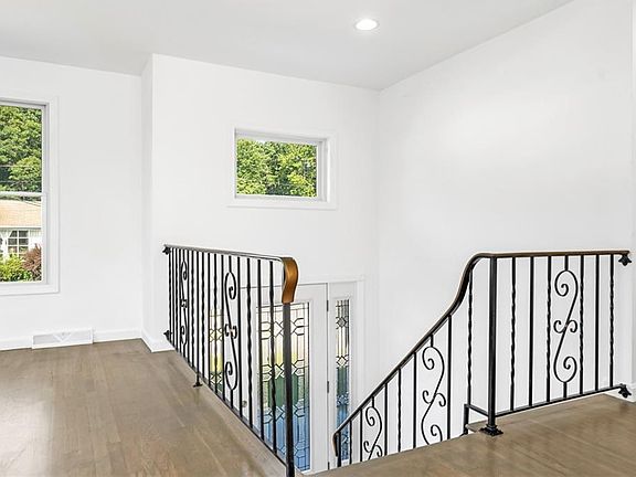 3rd image of 44 Atwells Ave