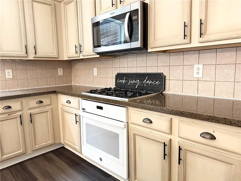 4306 Suwanee Brook Ct — Photo 31