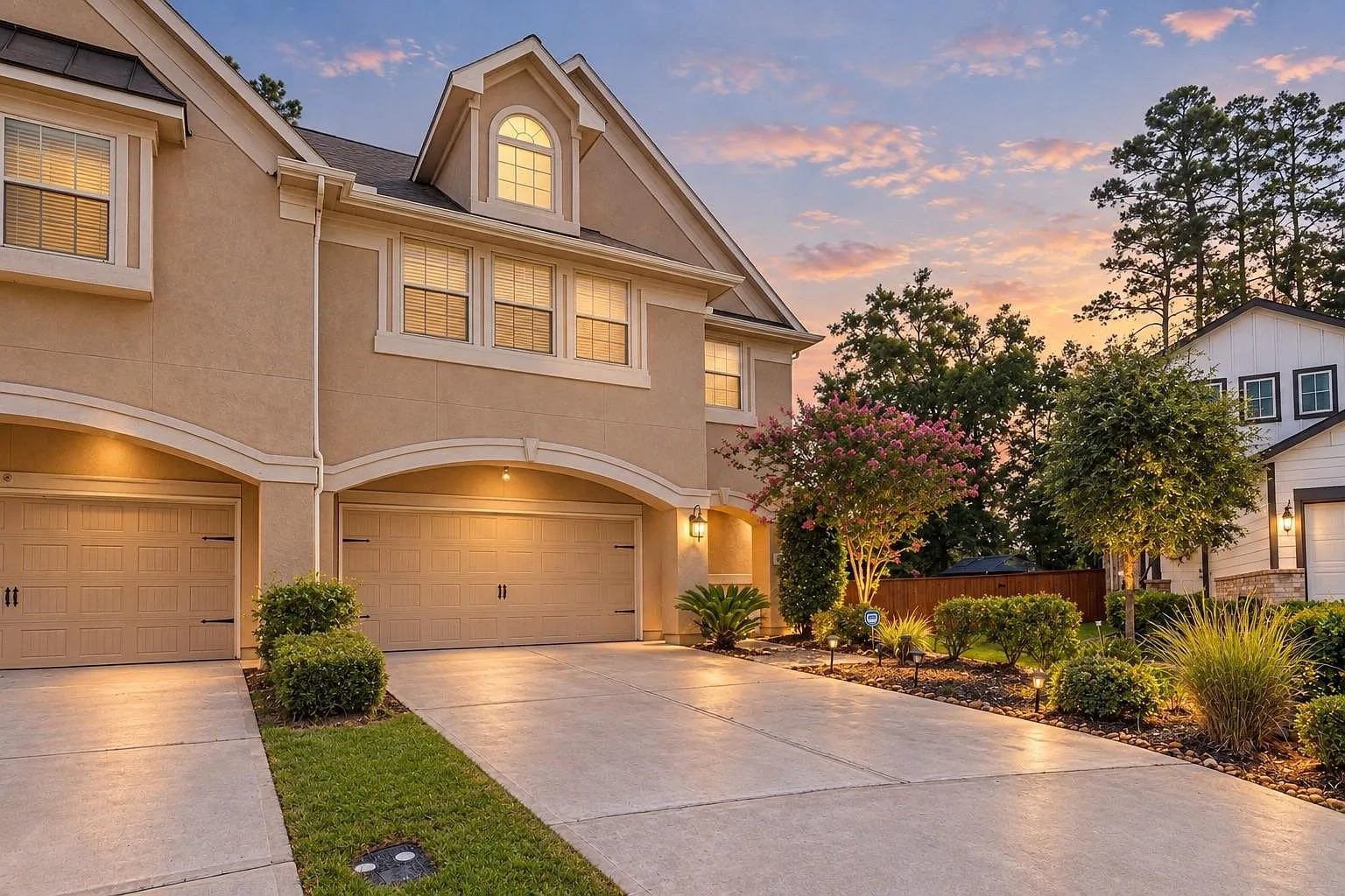 3 bed, 2.5 bath, 2204 sqft, $2,575 — Photo 3