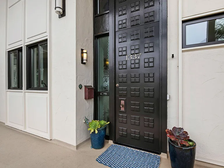 1337 Plaza Pacifica — Photo 3
