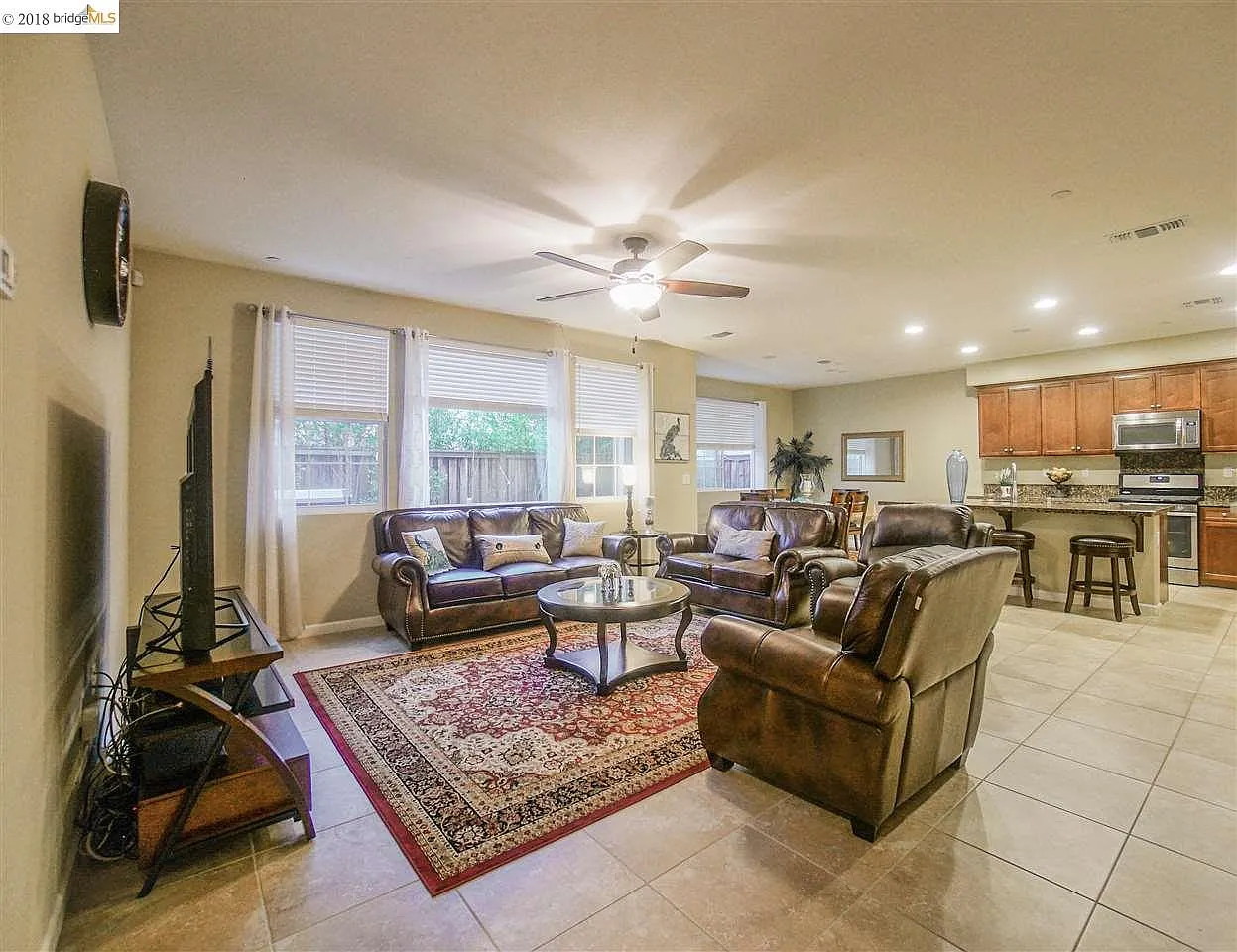 303 Macarthur Way photo 1