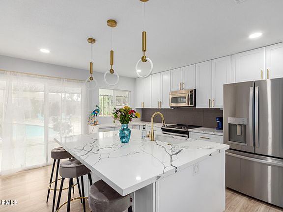 5th image of 2606 E DAHLIA Drive