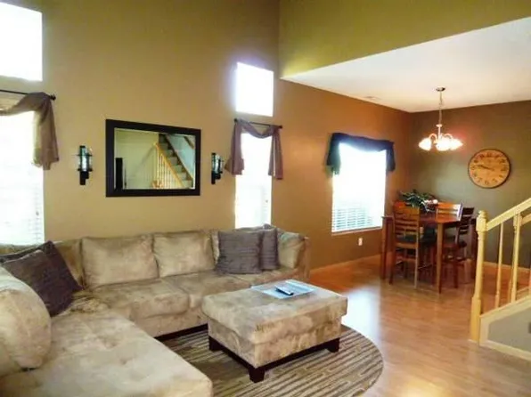 62 Bridgewater Trl, Hudson, WI 54016