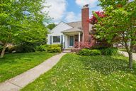Buckingham Ave-1605-001.jpg