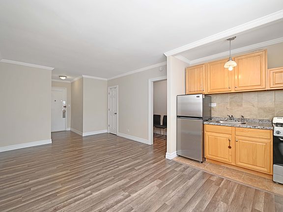 5th image of 26 Cass Pl #V11