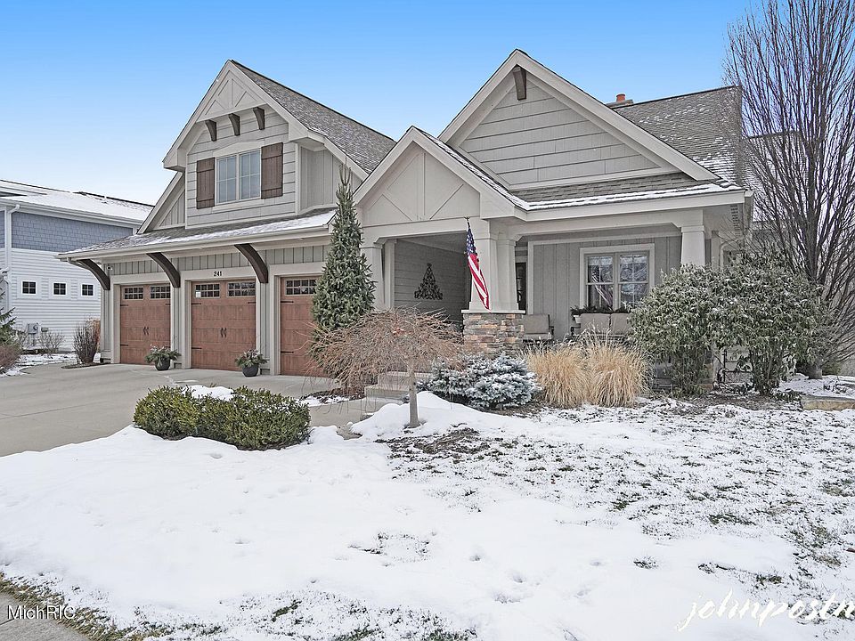 1st image of 241 Saddleback Dr NE