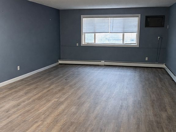3rd image of 5301 Russell Ave N Unit 109