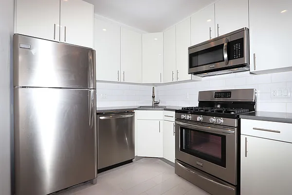 Rented by Nooklyn NYC LLC | media 9