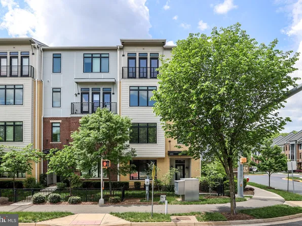 1102 Ribbon Limestone Ter SE, Leesburg, VA 20175
