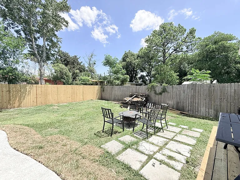 7431 Arble Dr — Photo 32