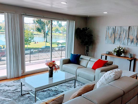 2nd image of 2300 Lakeshore Ave #1