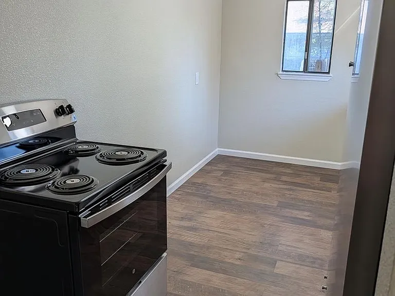 2158 Branstetter Ln — Photo 3