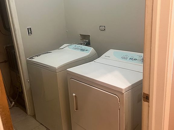 5th image of 4562 S Lake Park Ave #1
