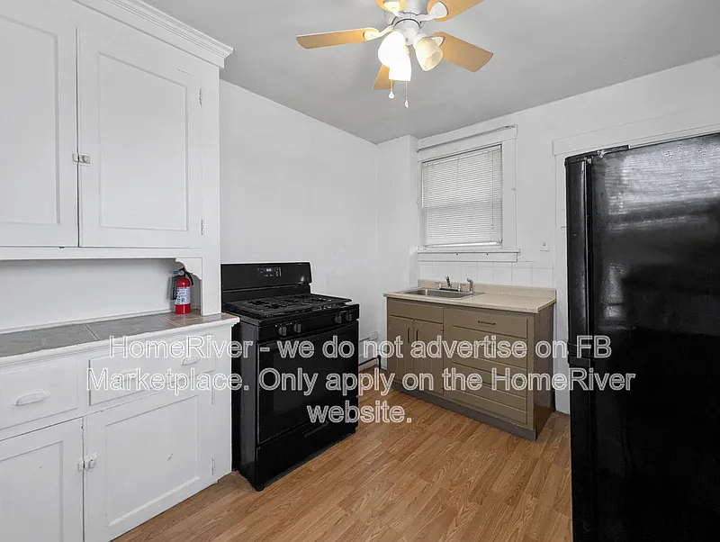 1 bed, 1.0 bath, 1808 sqft, $1,300 — Photo 4