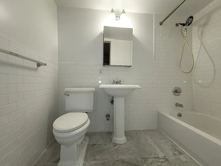 242 E 75th St #1AA — Photo 5