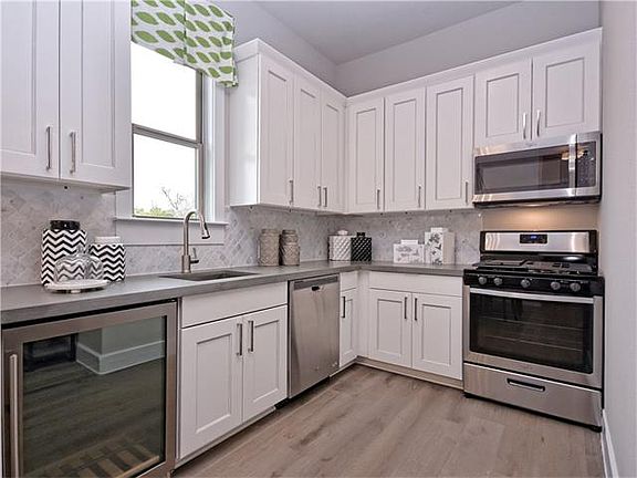 3rd image of 566 Big Brown Dr