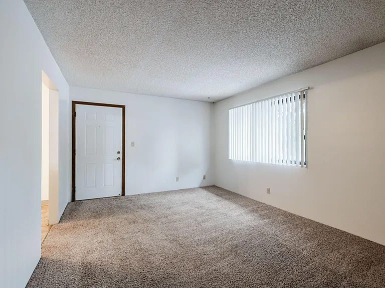 1528 C St #5 — Photo 2