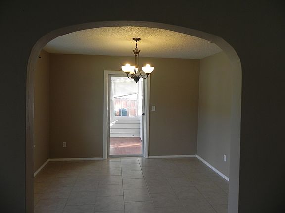 4th image of 2704 Spring Park Rd