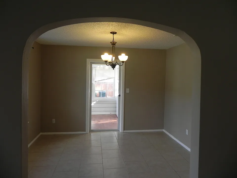 2704 Spring Park Rd