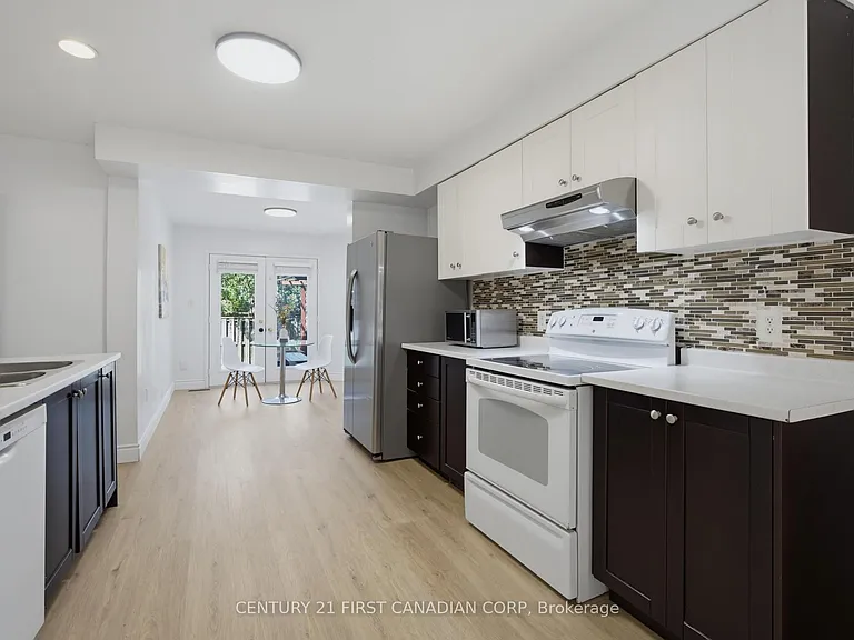 761 Blacksmith St — Photo 9