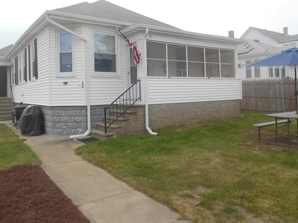 97 Stevens St, Fall River, MA 02721