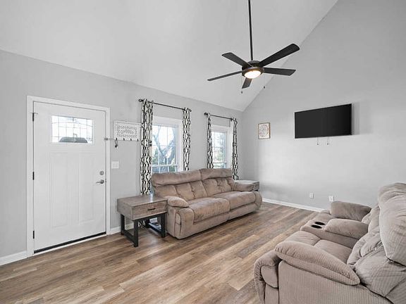 4th image of 236 Windmeade Cir