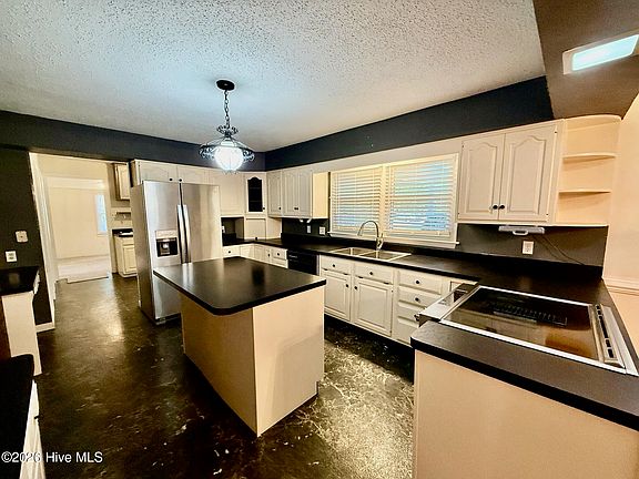 2nd image of 70 Windmere Road