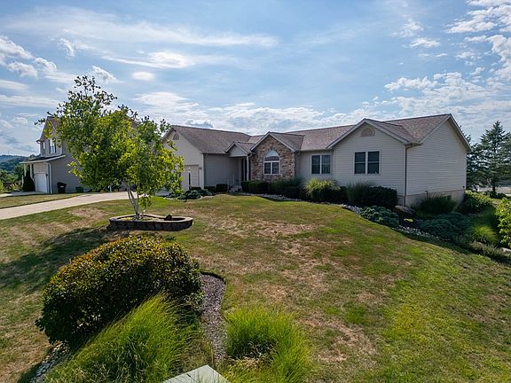 2nd image of 133 Stone Trace Dr