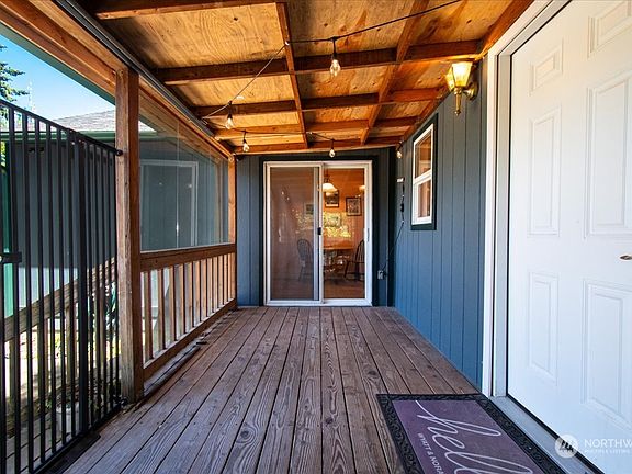 4th image of 3405 NE 79th Avenue