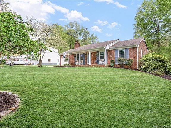 2nd image of 304 Brook Ln