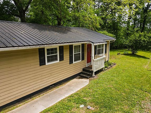 2nd image of 130 Round Knob Rd