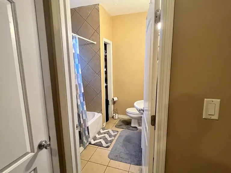 4023 W Wellington Ave #1R — Photo 8