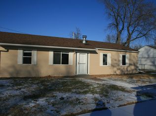 1330 Mayper Dr, Carter Lake, IA 51510