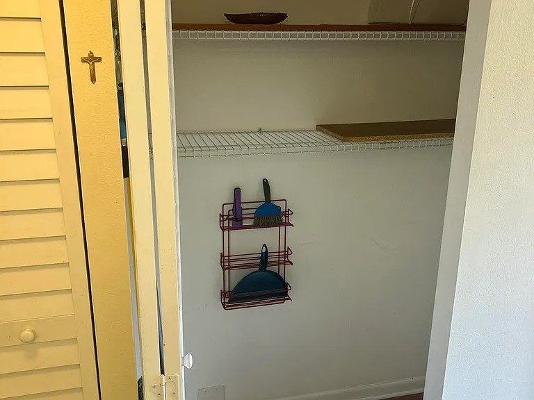 2801 Somerset Dr #201 — Photo 8