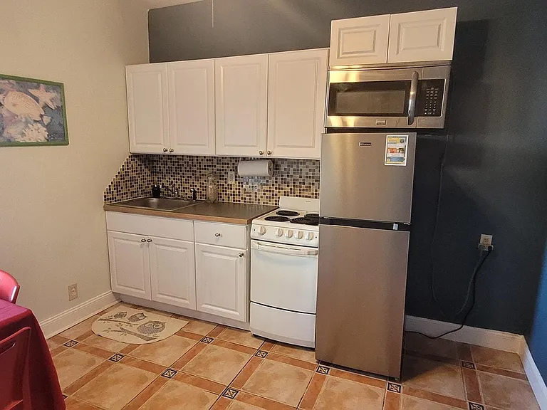 324 Indiana St — Photo 15