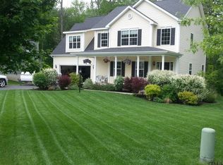 957 Macarthur Dr, Ballston Spa, NY 12020