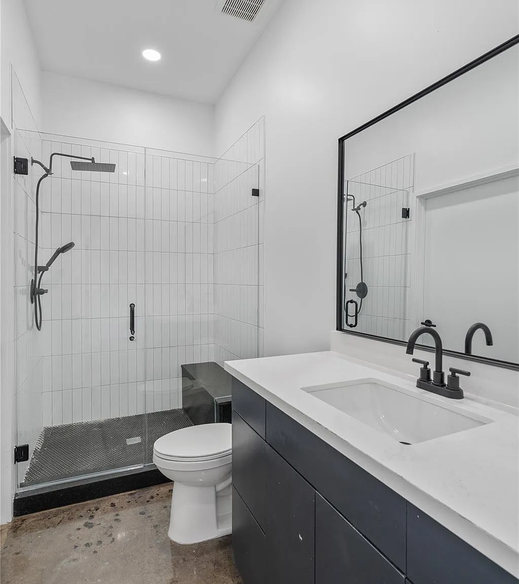 3401 Louisiana St — Photo 4