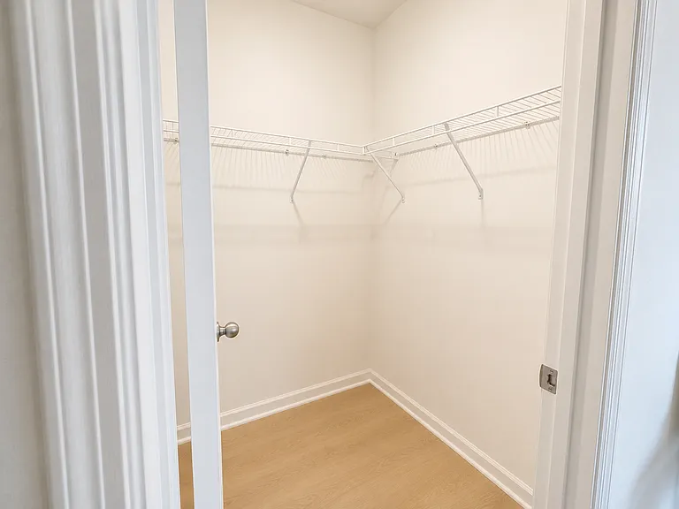 1332 Dalkeith Cv — Photo 19